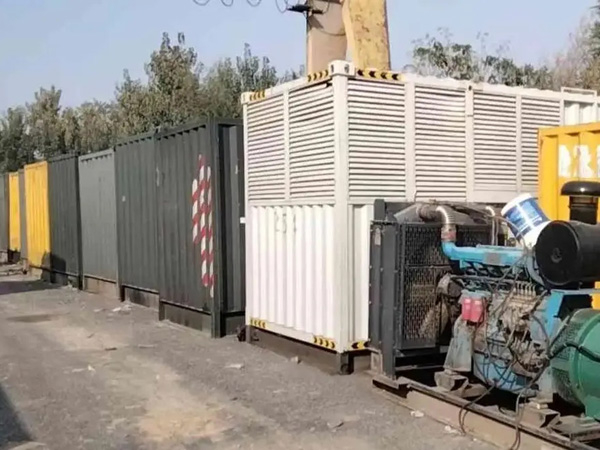 七里河200KW柴油发电机机组每小时油耗是多少？